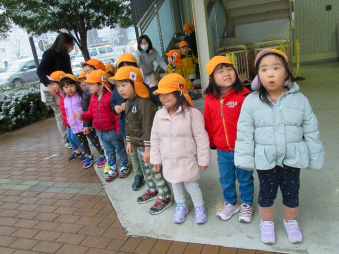 雪〈ひつじ組：3歳児〉