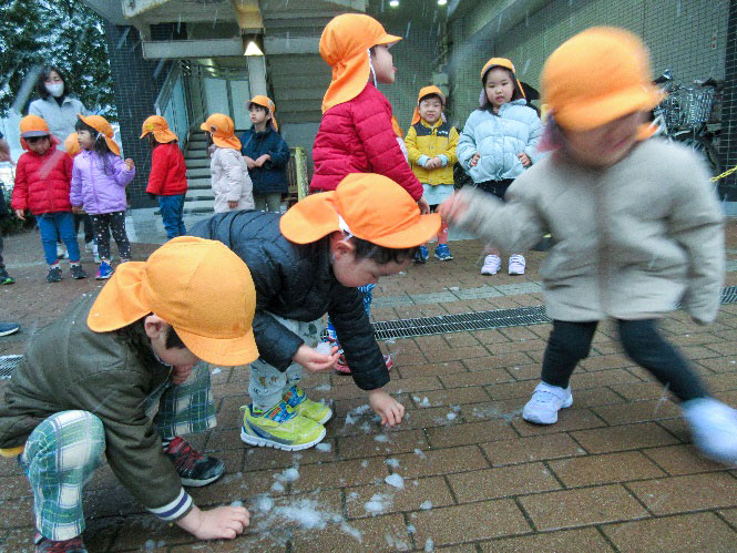 雪〈ひつじ組：3歳児〉