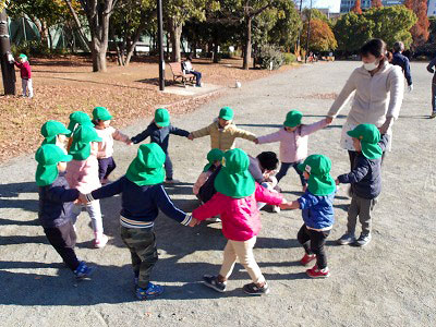 みんな一緒で楽しいね〈うさぎ組：2歳児〉