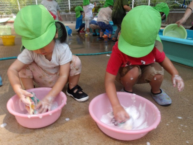 7月の水遊び〈全クラス〉