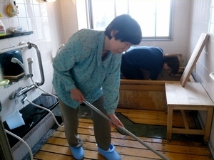 お風呂掃除の様子