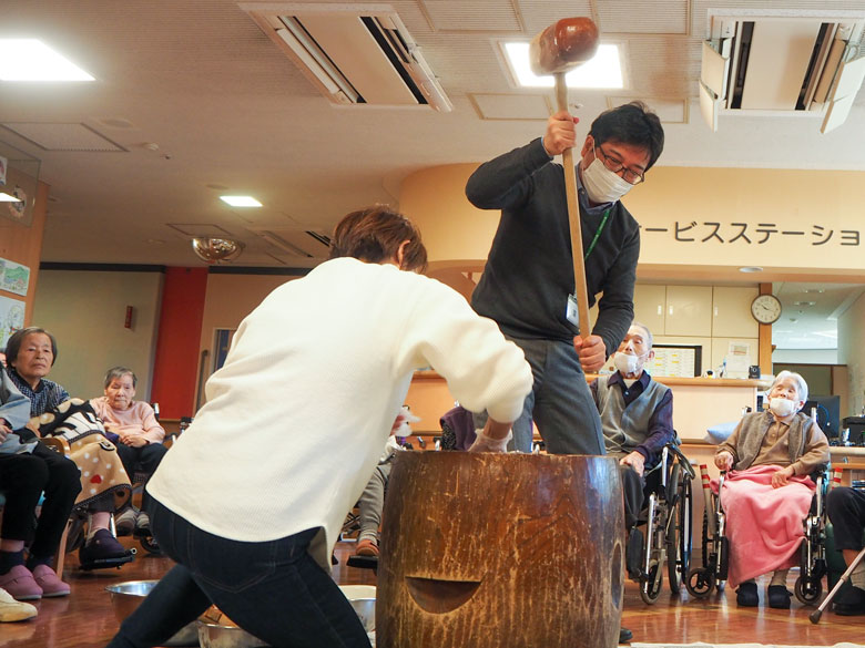 お餅つき〈特養〉