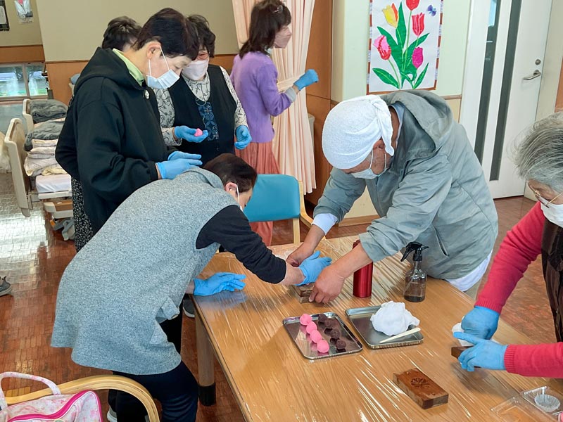 和菓子作り 〜介護者のつどい〜